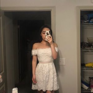 Francesca’s white lace dress